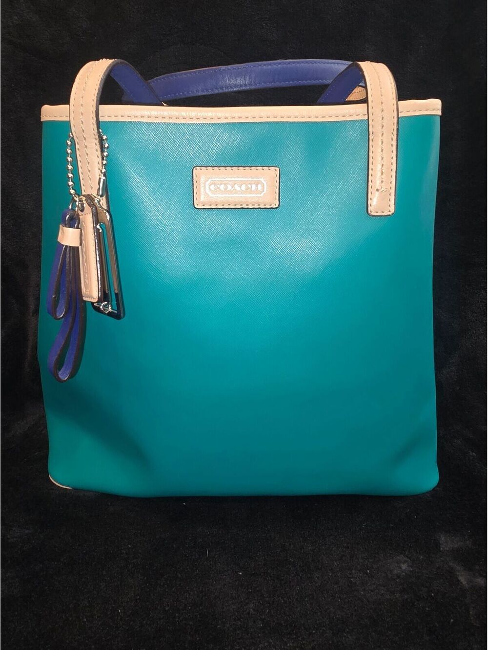 19. 2013 Coach Park Metro Leather Tote